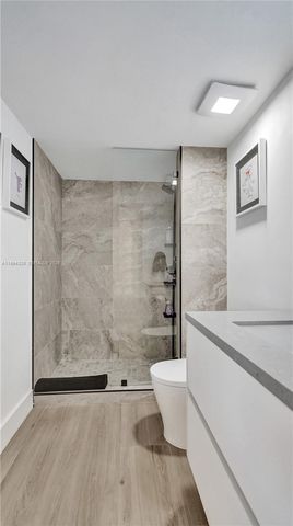 1000 Quayside Ter 707, Miami, FL 33138