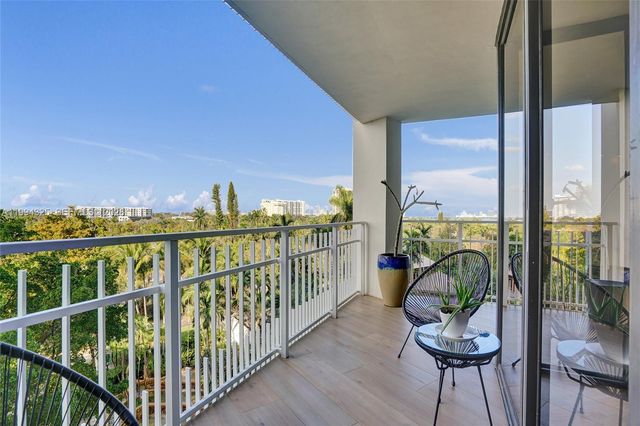 1000 Quayside Ter 707, Miami, FL 33138