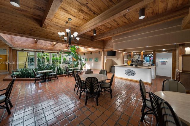 1000 Quayside Ter 707, Miami, FL 33138