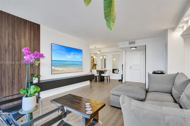 1000 Quayside Ter 707, Miami, FL 33138