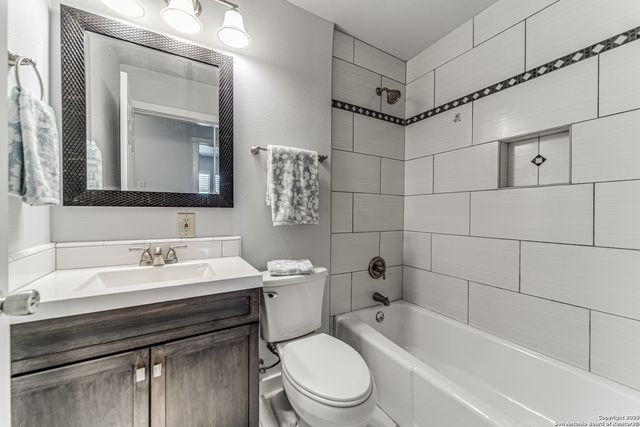224 A FREY ST, Boerne, TX 78006