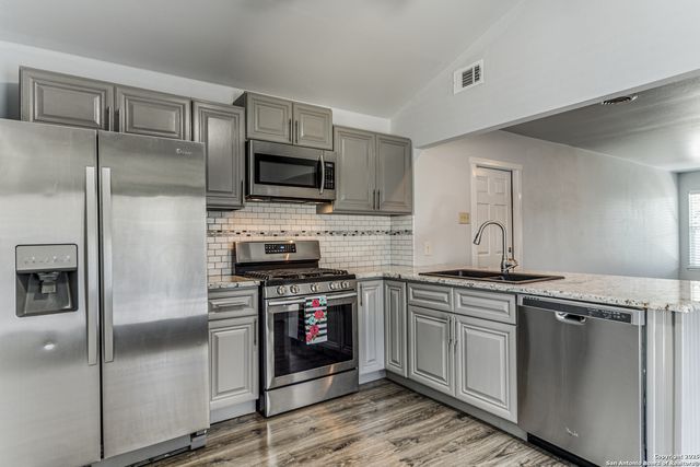 224 A FREY ST, Boerne, TX 78006