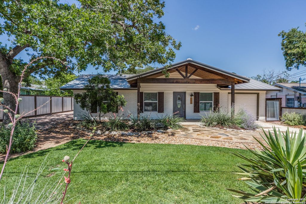 224 A FREY ST, Boerne, TX 78006