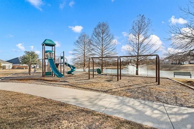 10736 Traymore Drive, Fort Worth, TX 76244