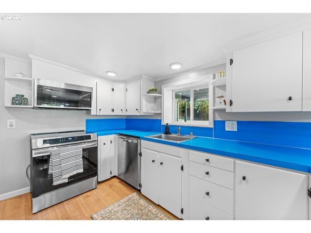 9101 Sw 23RD Dr, Portland, OR 97219