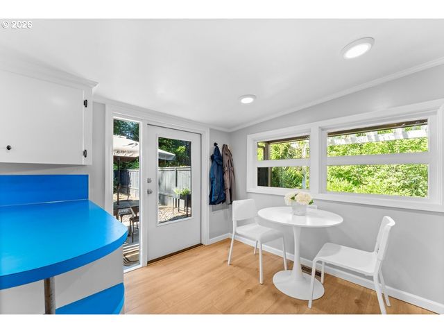 9101 Sw 23RD Dr, Portland, OR 97219