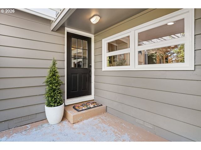 9101 Sw 23RD Dr, Portland, OR 97219