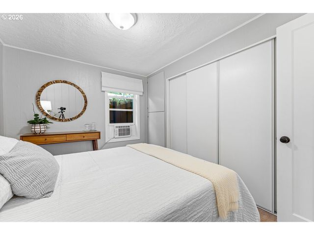 9101 Sw 23RD Dr, Portland, OR 97219