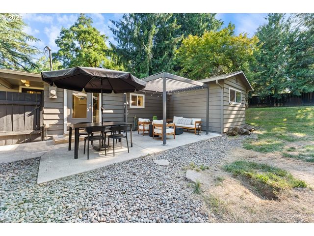 9101 Sw 23RD Dr, Portland, OR 97219