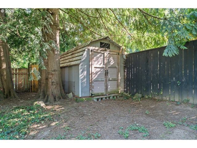 9101 Sw 23RD Dr, Portland, OR 97219