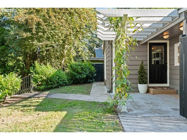 9101 Sw 23RD Dr, Portland, OR 97219