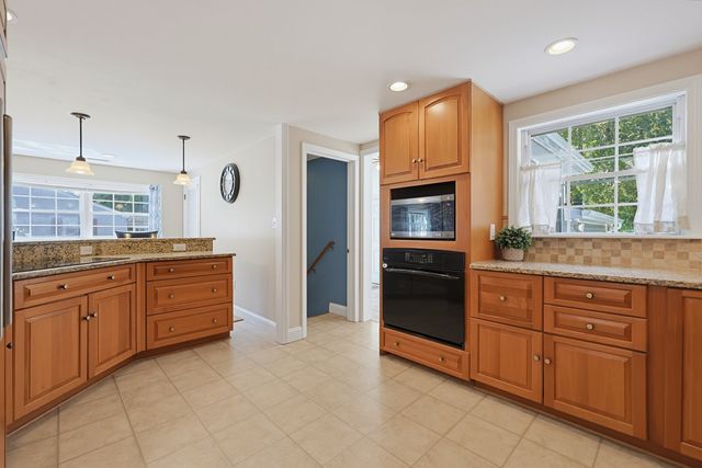 2 Malden St, Oxford, MA 01540