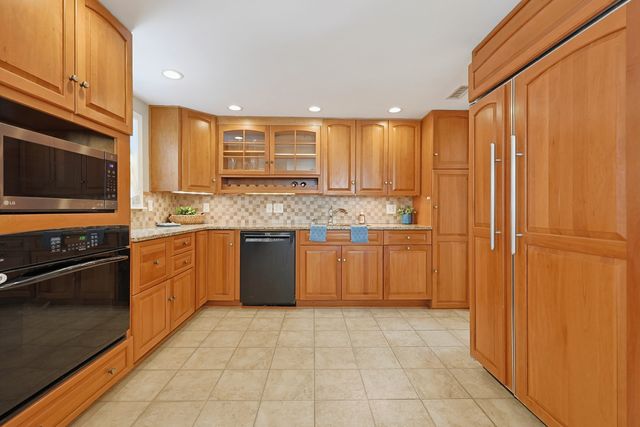 2 Malden St, Oxford, MA 01540