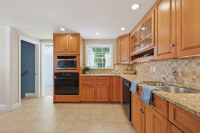 2 Malden St, Oxford, MA 01540