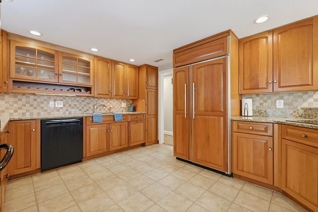 2 Malden St, Oxford, MA 01540