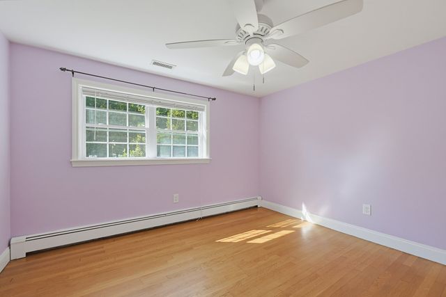 2 Malden St, Oxford, MA 01540
