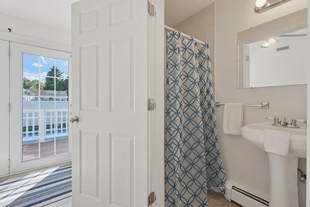 2 Malden St, Oxford, MA 01540