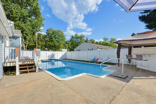 2 Malden St, Oxford, MA 01540