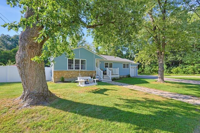 2 Malden St, Oxford, MA 01540