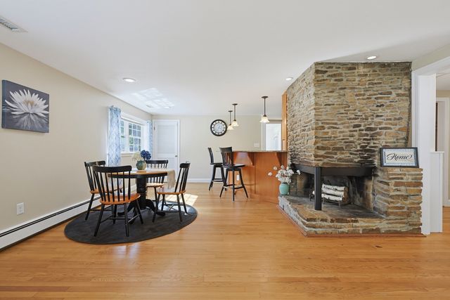 2 Malden St, Oxford, MA 01540