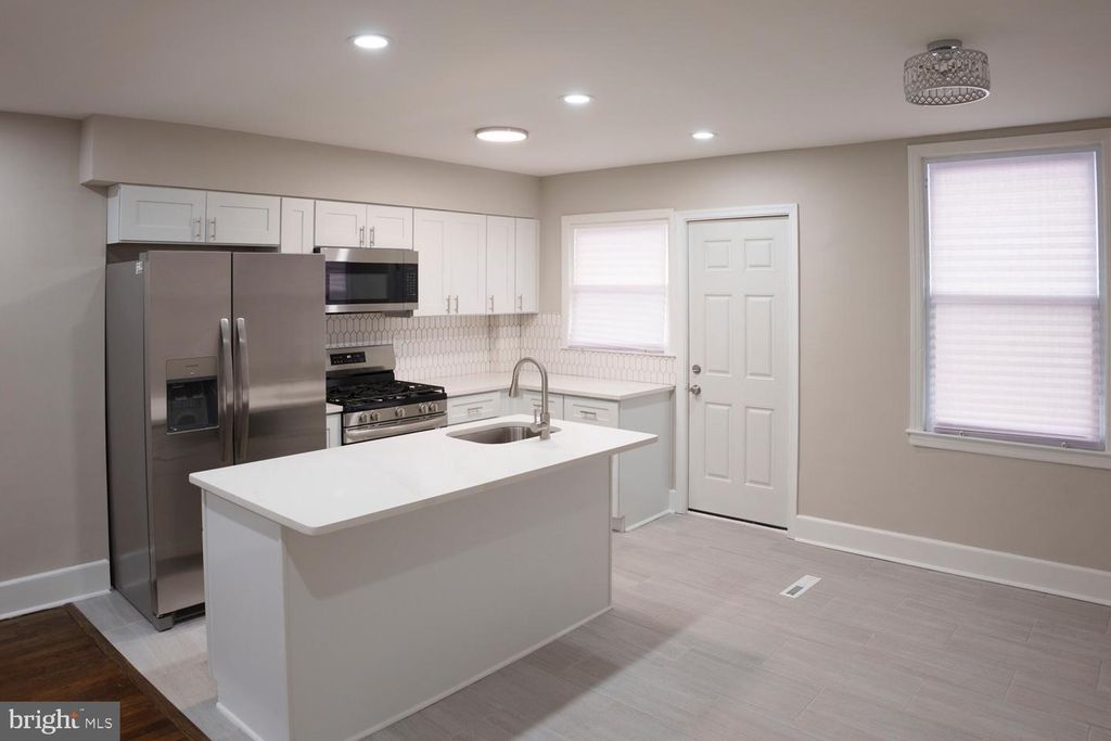 107 LARUE SQ S, Baltimore, MD 21225