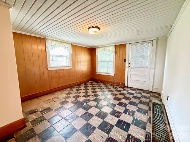 5057 Erickson Road, Charlotte, NC 28208