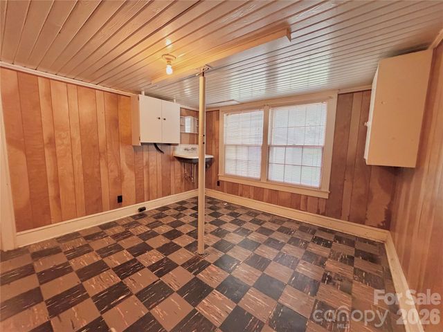 5057 Erickson Road, Charlotte, NC 28208
