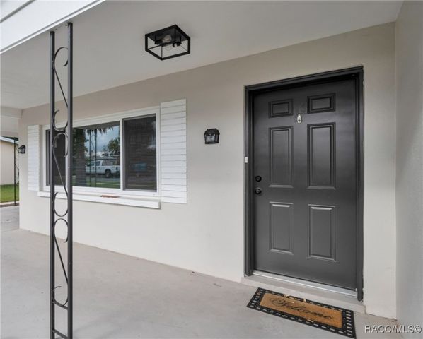 6 N Davis Street, Beverly Hills, FL 34465