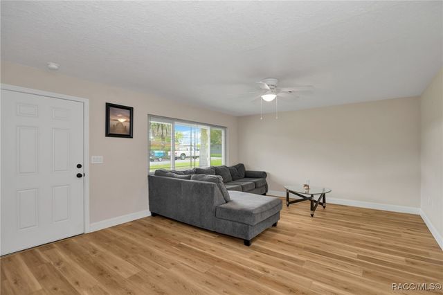 6 N Davis Street, Beverly Hills, FL 34465