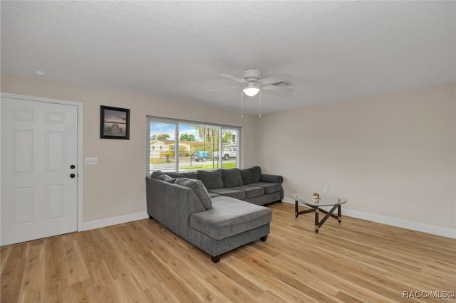 6 N Davis Street, Beverly Hills, FL 34465