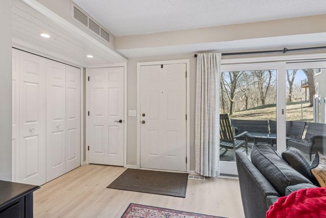 18645 Clear View Court, Minnetonka, MN 55345