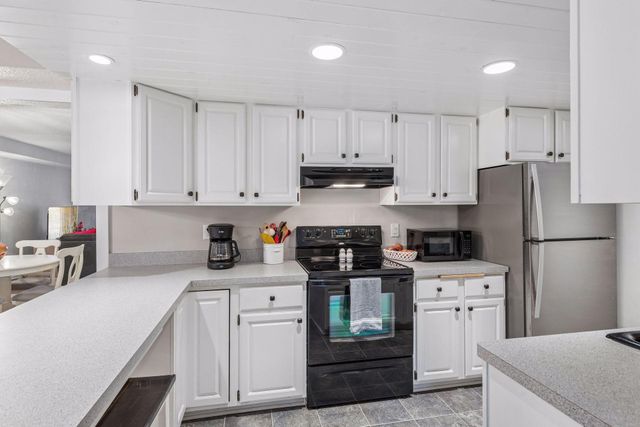 18645 Clear View Court, Minnetonka, MN 55345