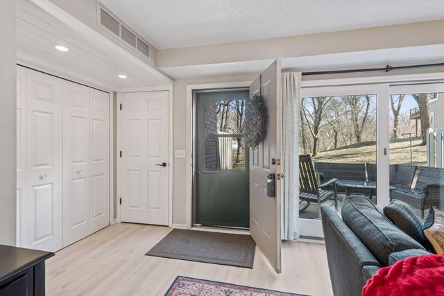 18645 Clear View Court, Minnetonka, MN 55345