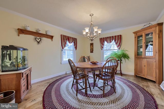 314 W CONESTOGA ST, New Holland, PA 17557