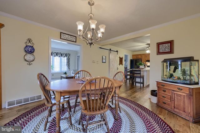 314 W CONESTOGA ST, New Holland, PA 17557