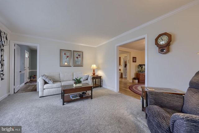 314 W CONESTOGA ST, New Holland, PA 17557