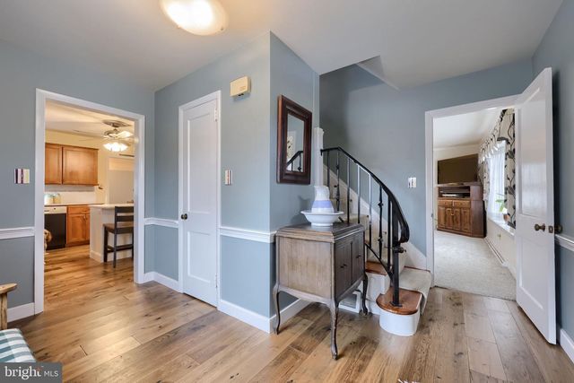 314 W CONESTOGA ST, New Holland, PA 17557