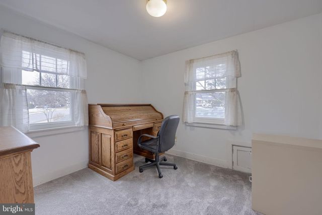 314 W CONESTOGA ST, New Holland, PA 17557