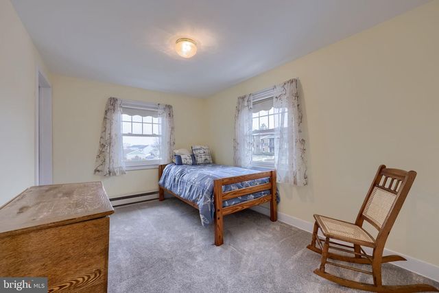 314 W CONESTOGA ST, New Holland, PA 17557