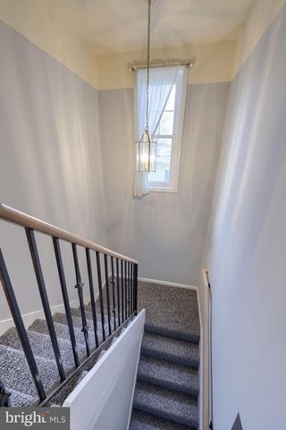 314 W CONESTOGA ST, New Holland, PA 17557