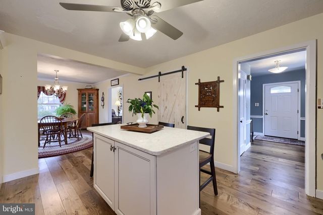 314 W CONESTOGA ST, New Holland, PA 17557