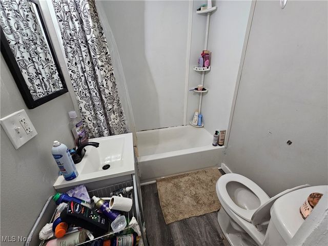 7700 Colgate Avenue, Cleveland, OH 44102