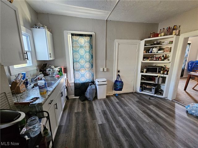 7700 Colgate Avenue, Cleveland, OH 44102