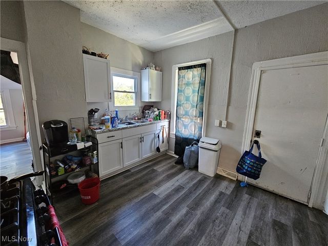 7700 Colgate Avenue, Cleveland, OH 44102