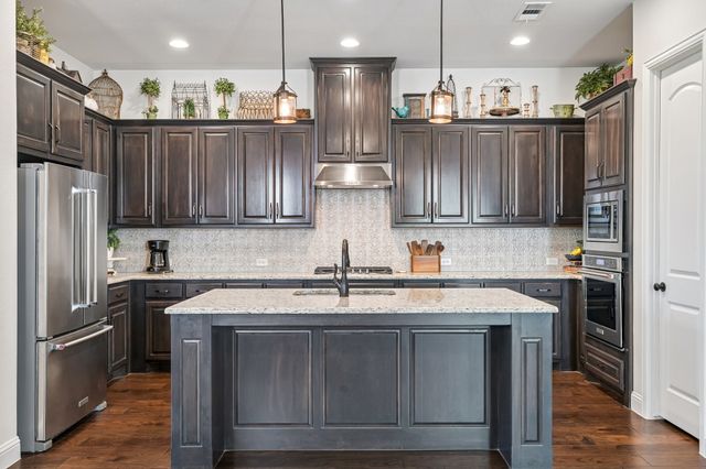 6800 Sleepy River Street, Mckinney, TX 75070