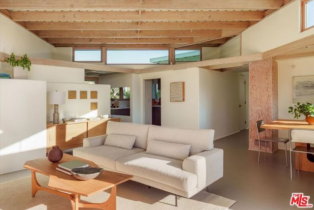 2083 Hanscom Drive, South Pasadena, CA 91030