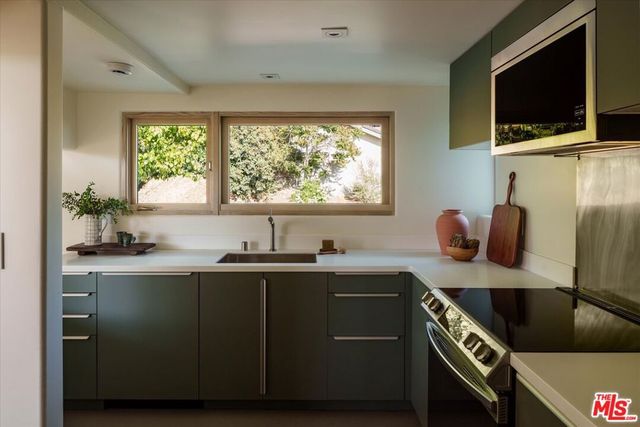 2083 Hanscom Drive, South Pasadena, CA 91030