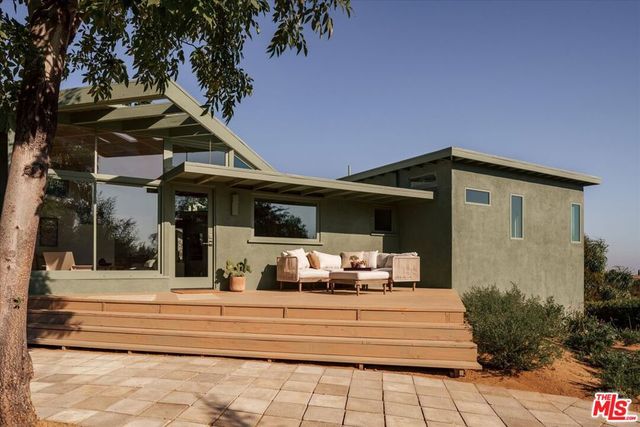 2083 Hanscom Drive, South Pasadena, CA 91030