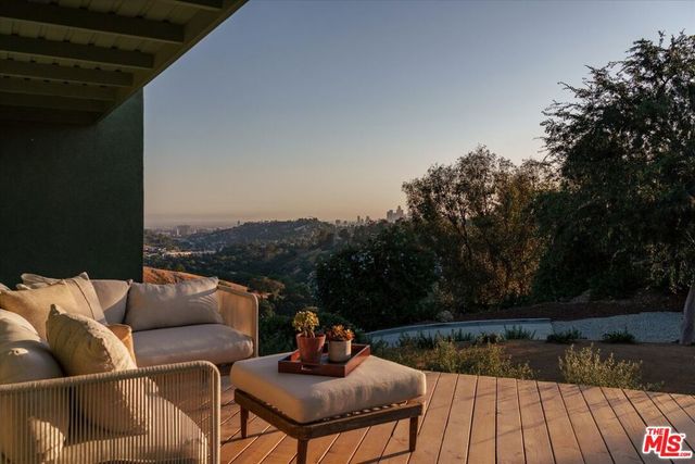 2083 Hanscom Drive, South Pasadena, CA 91030