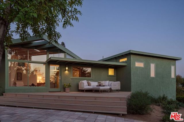 2083 Hanscom Drive, South Pasadena, CA 91030